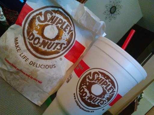 Donut Shop «Shipley Do-Nuts», reviews and photos, 501 E Abram St, Arlington, TX 76010, USA