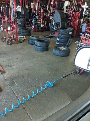 Tire Shop «Discount Tire Store - Beaverton, OR», reviews and photos, 18643 NW Eider Ct, Beaverton, OR 97006, USA