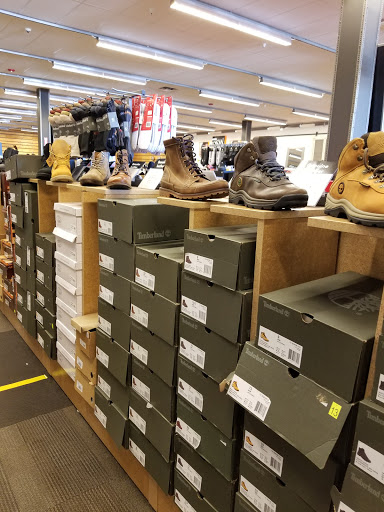 Shoe Store «DSW Designer Shoe Warehouse», reviews and photos, 7291 Mentor Ave, Mentor, OH 44060, USA