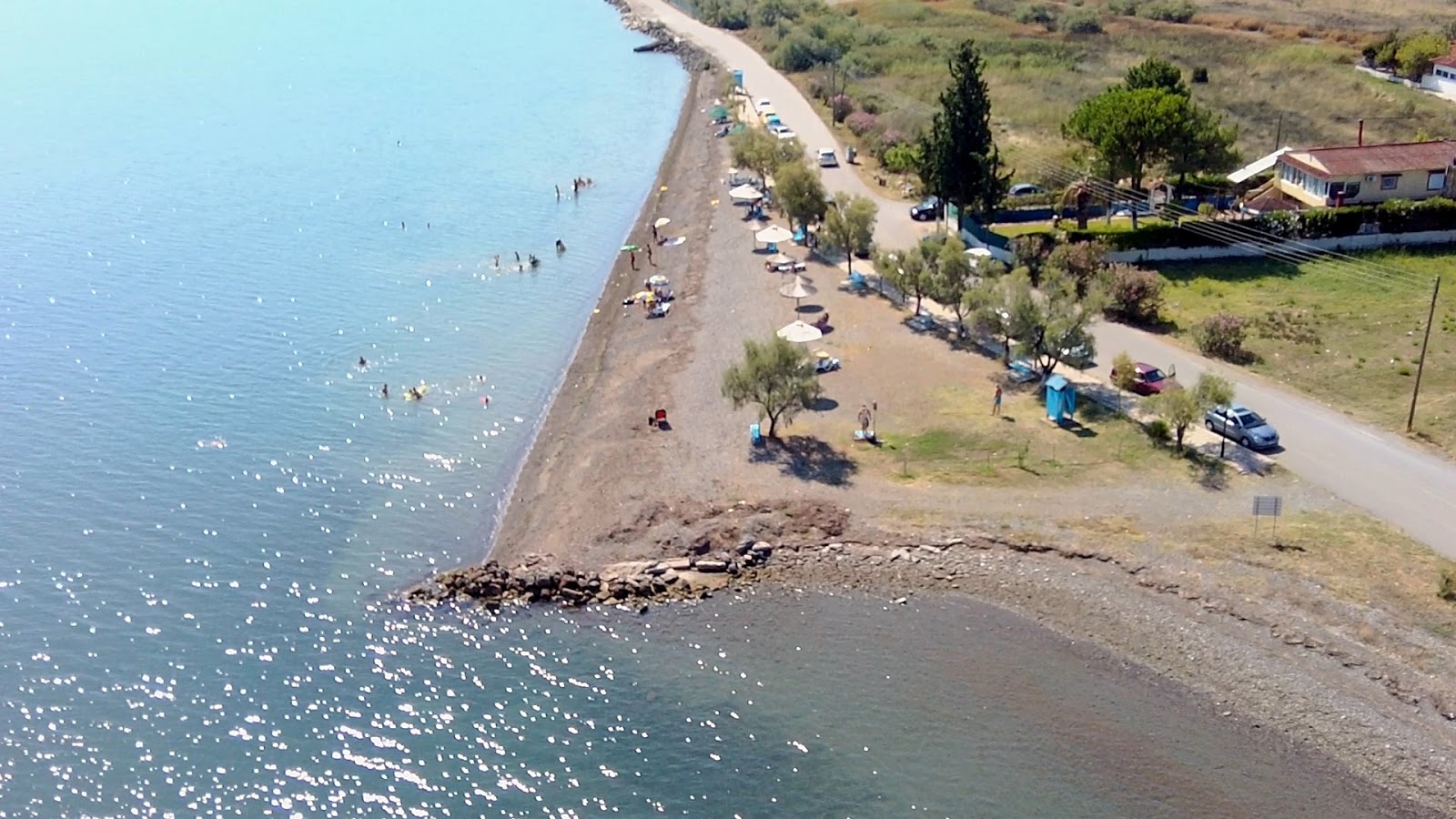 Foto van St.Seraphim beach met recht en lang