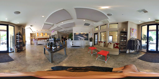 Wine Bar «La Crema Tasting Room», reviews and photos, 235 Healdsburg Ave, Healdsburg, CA 95448, USA