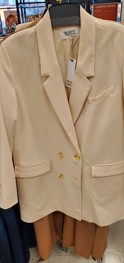 Department Store «T.J. Maxx», reviews and photos, 13560 Whittier Blvd, Whittier, CA 90605, USA