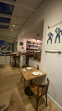 Atmosphère du L'Ami Pinot - Restaurant / Bar à vin à L'Isle-Adam - n°12