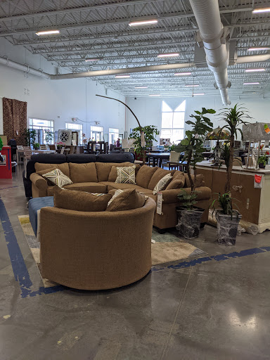 Outlet Store «Rooms To Go Outlet Furniture Store - Pearl River», reviews and photos, 63295 Old Military Rd, Pearl River, LA 70452, USA