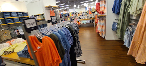 Clothing Store «Gap Outlet», reviews and photos, 8225 Vineland Ave, Orlando, FL 32821, USA