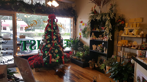 Florist «Shananne Cain Florist Inc», reviews and photos, 123 N Central Ave, Umatilla, FL 32784, USA