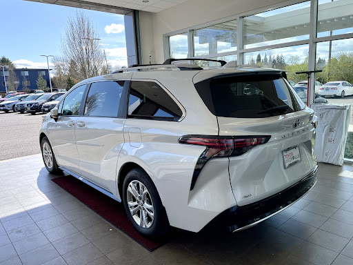 Toyota Dealer «Toyota of Corvallis», reviews and photos, 800 NW 5th St, Corvallis, OR 97330, USA