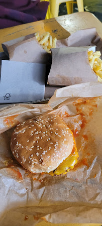 Cheeseburger du Restaurant végétalien Furahaa - Vegan | SMS ONLY à Paris - n°9