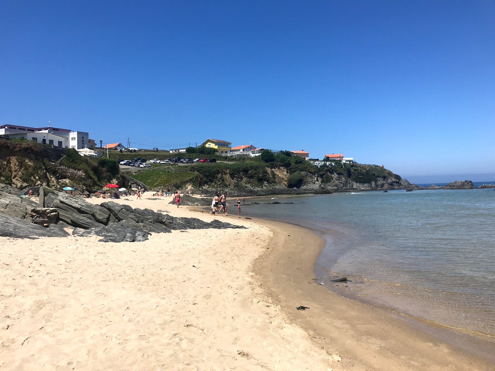 Fotografija Playa de Meiras z beli fini pesek površino