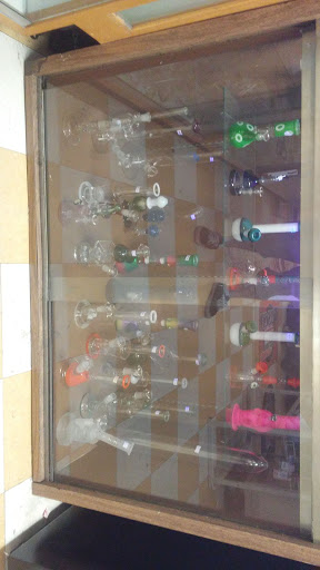 Tobacco Shop «Tobacco World», reviews and photos, 335 S Columbia River Hwy, St Helens, OR 97051, USA