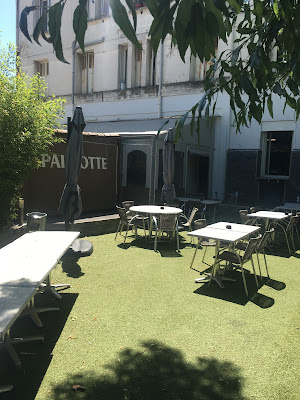 Café des amis à Toulon