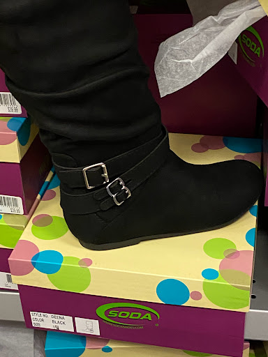 Shoe Store «Shoe Carnival», reviews and photos, 466 Pinnacle Pkwy, Bristol, TN 37620, USA