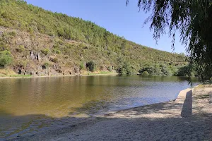 Praia Fluvial Couca Cerejeira image