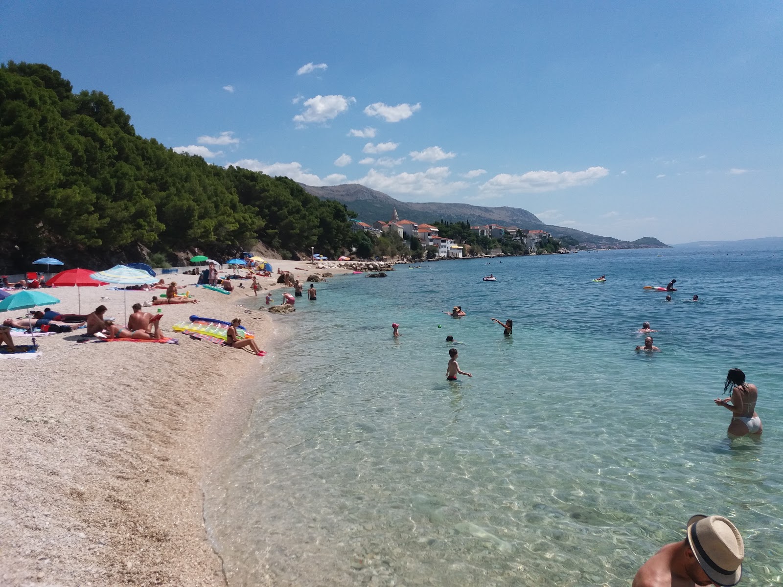 Stobrec Jug Plajı'in fotoğrafı doğrudan plaj ile birlikte