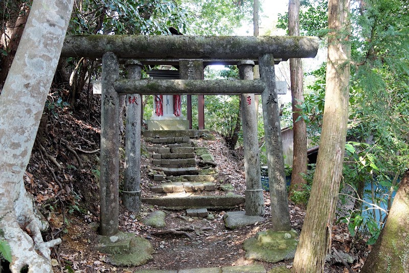 石土神社