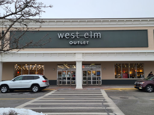 Outlet Store «west elm Outlet», reviews and photos, 1770 W Main St #301, Riverhead, NY 11901, USA