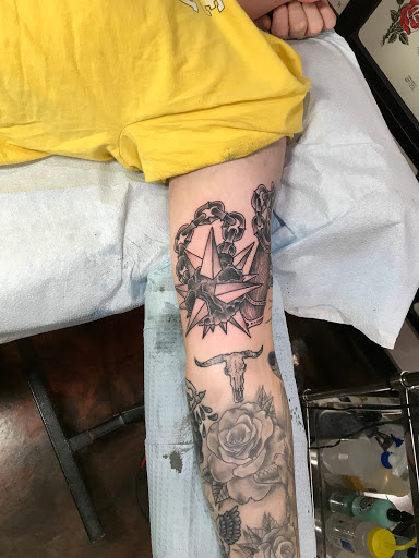 Explore ladies small tattoo ideas, creative tattoo ideas in Libertyville, available at Lucky Seven Tattoo