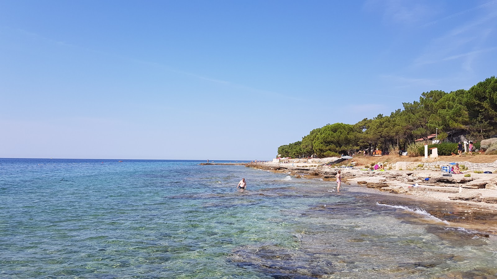 Kastanija beach'in fotoğrafı - Çocuklu aile gezginleri için önerilir