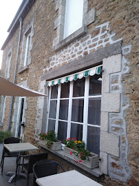 Extérieur du Restaurant Logis Hôtel la Lentillère Rest. Côté Parc à Lalacelle - n°9