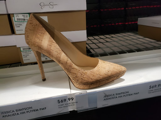 Shoe Store «DSW Designer Shoe Warehouse», reviews and photos, 2500 Central Park Ave, Yonkers, NY 10710, USA