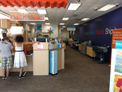 Print Shop «FedEx Office Print & Ship Center», reviews and photos, 8907 S Howell Ave, Oak Creek, WI 53154, USA