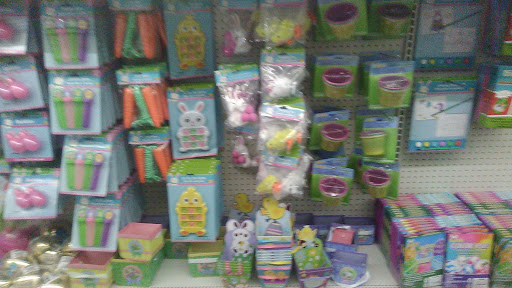 Dollar Store «Dollar Tree», reviews and photos, 225 Rivers Edge Dr, Milford, OH 45150, USA