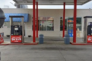 Mid-Town Dixie Express Fuel image