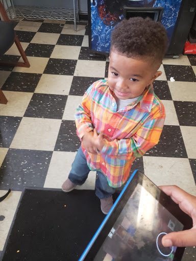 Barber Shop «T & J Barber Shop», reviews and photos, 12716 East 8 Mile Road, Detroit, MI 48205, USA