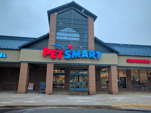 PetSmart, 13866 Metrotech Dr, Chantilly, VA 20151, USA, 