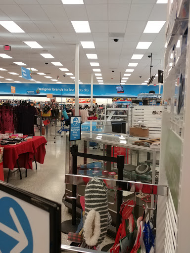 Clothing Store «Ross Dress for Less», reviews and photos, 2805 Plainfield Rd, Joliet, IL 60435, USA