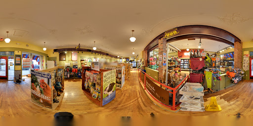 Pet Supply Store «Brookside Barkery & Bath», reviews and photos, 118 W 63rd St, Kansas City, MO 64113, USA