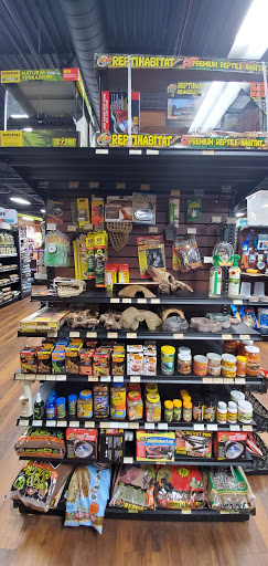 Pet Store «Pet Valu», reviews and photos, 725 River Rd, Edgewater, NJ 07020, USA