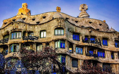 vista de La Pedrera - Casa Milà un lugar muy importante de Barcelona