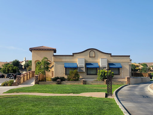 Golf Course «Dos Lagos Golf Course», reviews and photos, 4507 Cabot Dr, Corona, CA 92883, USA