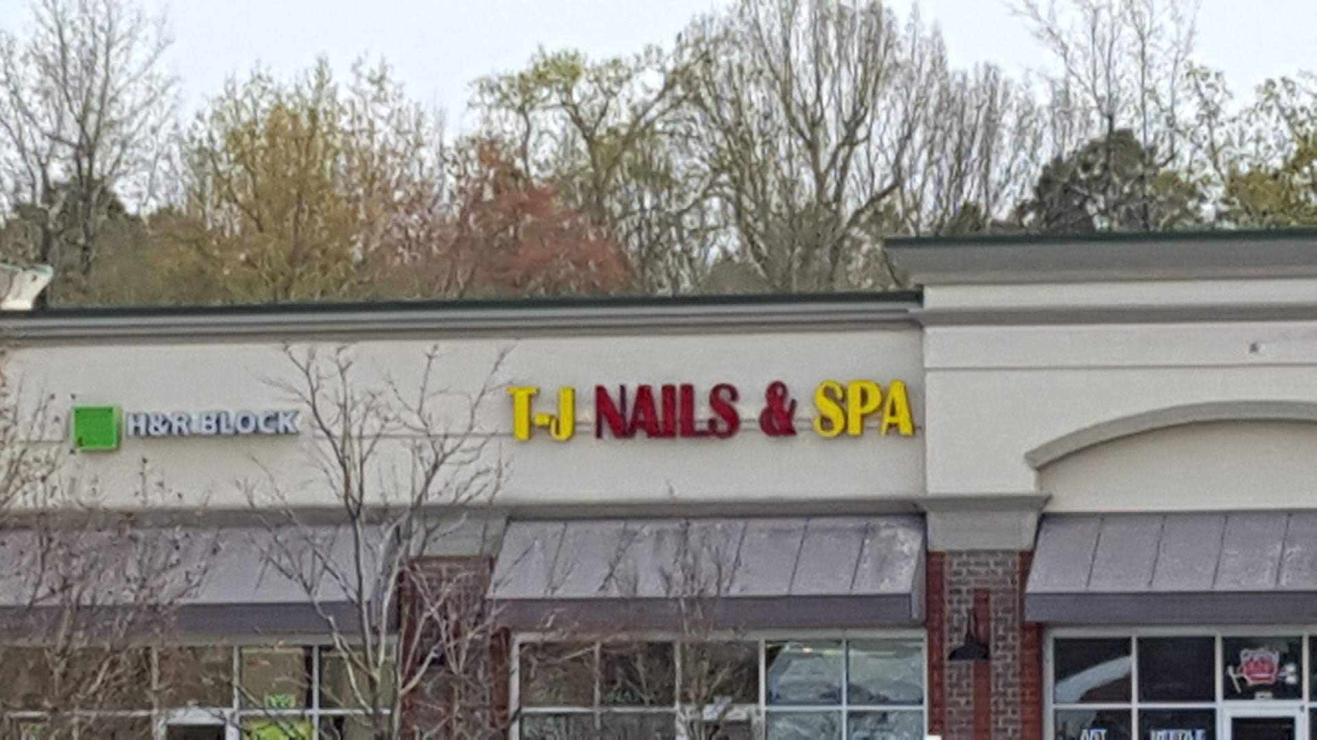 TJ Nails & Spa