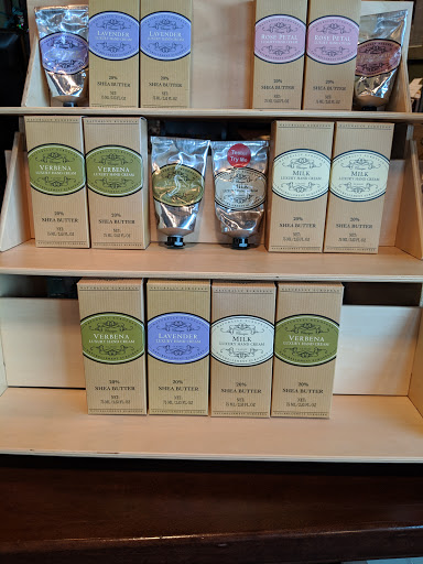 Book Store «FoxTale Book Shoppe», reviews and photos, 105 E Main St, Woodstock, GA 30188, USA