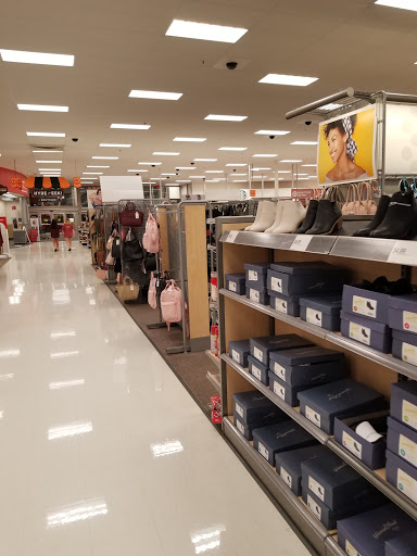 Department Store «Target», reviews and photos, 325 New Byhalia Rd, Collierville, TN 38017, USA