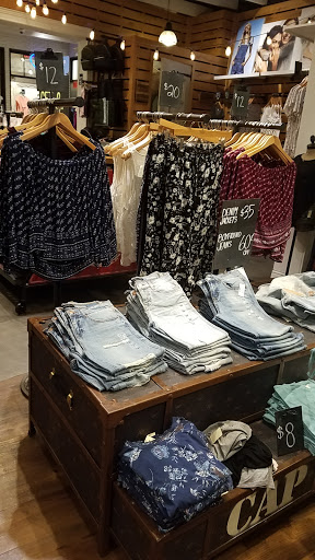Clothing Store «Aéropostale», reviews and photos, 1500 Polaris Pkwy, Columbus, OH 43240, USA