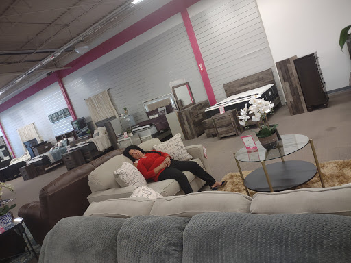 Furniture Store «American Freight Furniture and Mattress», reviews and photos, 3804 S 27th St, Milwaukee, WI 53221, USA