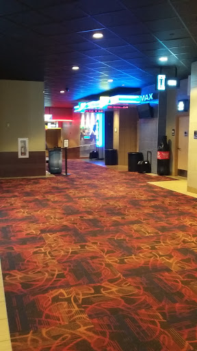 Movie Theater «Regal Cinemas Issaquah Highlands 12 IMAX & RPX», reviews and photos, 940 NE Park Dr, Issaquah, WA 98029, USA