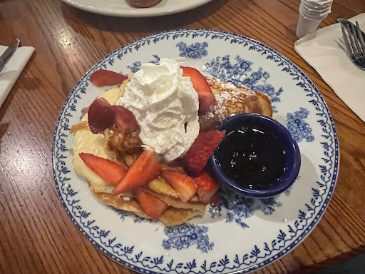 American Restaurant «Cracker Barrel Old Country Store», reviews and photos, 2371 E Aurora Rd, Twinsburg, OH 44087, USA