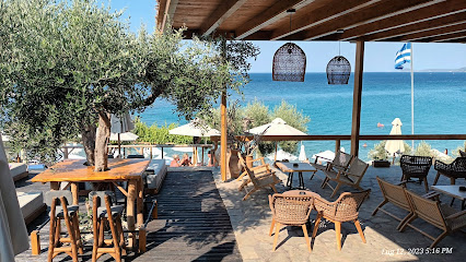 Tsabou beach bar & restaurant - Παραλία Τσάμπού, Vathi 831 00, Greece