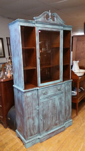 Antique Furniture Store «Useful Things Antiques & Collectibles Store», reviews and photos, 11 Crenshaw Ln, Coxs Creek, KY 40013, USA