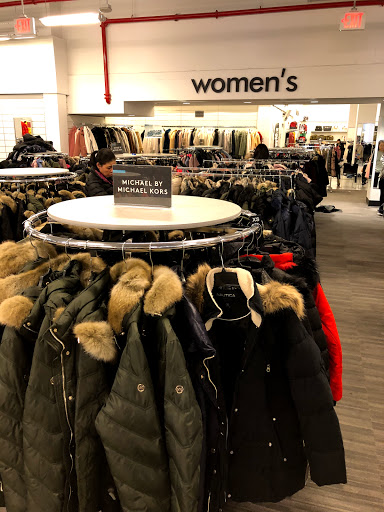 Department Store «Nordstrom Rack Skyview Center», reviews and photos, 4024 College Point Blvd, Flushing, NY 11354, USA