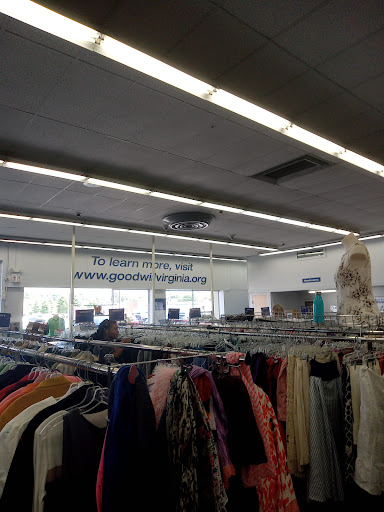 Thrift Store «Goodwill Colonial Heights Retail Store», reviews and photos