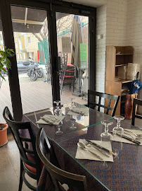 Atmosphère du Restaurant cambodgien Le Mékong à Saint-Ouen-sur-Seine - n°4