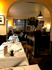 Atmosphère du Restaurant français Restaurant La Tour à Versailles - n°13