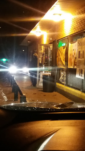 Grocery Store «B & T Convenient & Liquor Store», reviews and photos, 2704 Florence Blvd, Omaha, NE 68110, USA