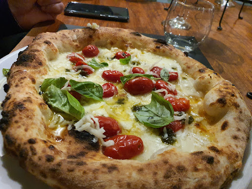 Radici - Pizzeria Agricola in Pietrelcina, Provincia di Benevento