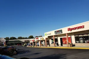 Lincoln Court Shopping Center image